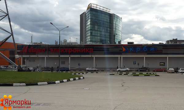 Торговый центр в д. Говорово